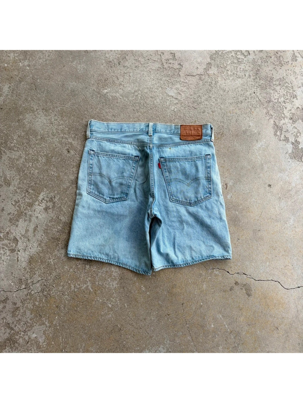 Y2K Light Wash Baggy Levi’s Jorts - Men’s W34